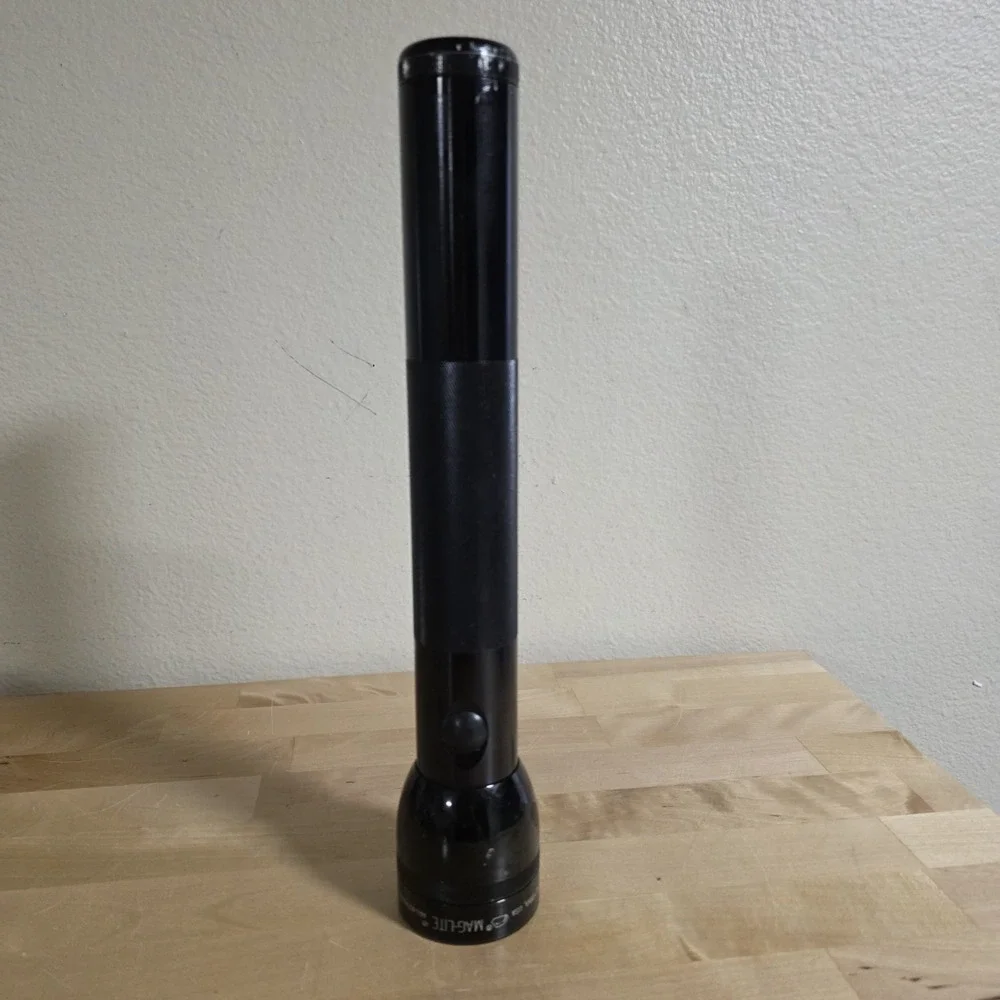 Mag-lite 3 D Cell Black Aluminum Flashlight WORKS Made in USA